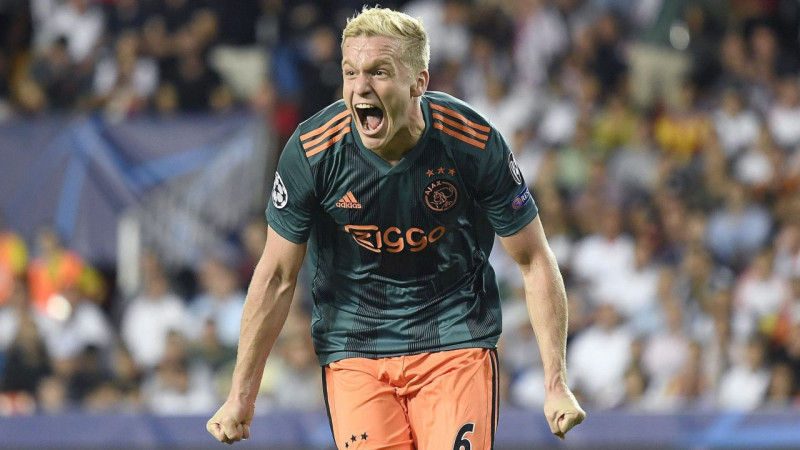 "Ajax" turpina ar vēl vienu 3:0, "Chelsea" pirmo uzvaru izcīna Lillē