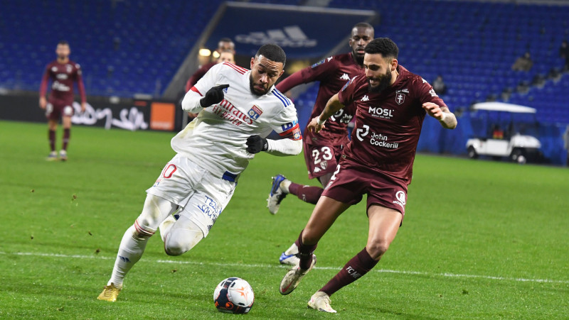 Pārtrūkst "Lyon" 16 nezaudēto spēļu sērija, PSG dala pirmo vietu ar "Lille"