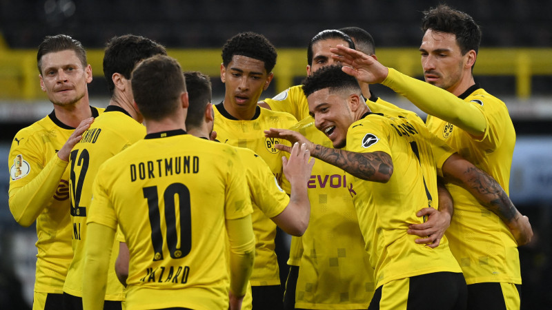 Dortmunde grauj otrās Bundeslīgas klubu un iekļūst finālā