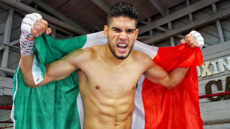 Ramirezs joprojām nepārspēts, Diazs iegūst WBC vieglā svara titulu
