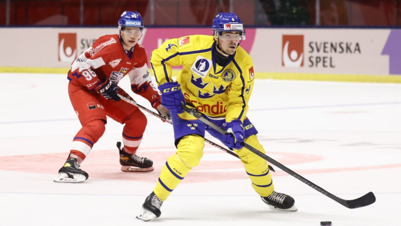 Eirotūres pirmajā spēlē Zviedrijas hokejisti droši pārspēj Čehiju