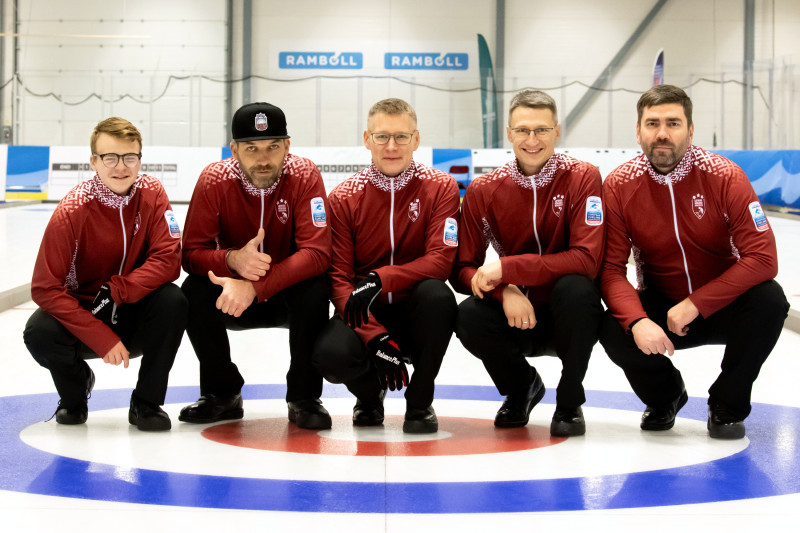 Eiropas čempionātā vīriešu kērlinga izlase pirmajā spēlē tiek galā ar Baltkrieviju