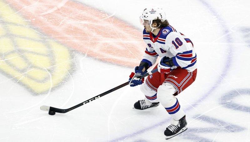 Panarins gūst NHL karjeras 500. punktu, "Islanders" pārtrauc 11 zaudējumu sēriju