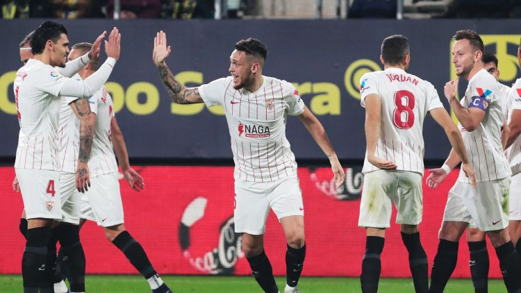 "Sevilla" uzvar viesos un pietuvojas līderei "Real"