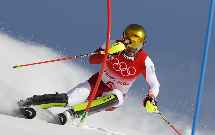 Strolcs ar lielisku sniegumu slalomā izcīna zeltu alpu kombinācijā
