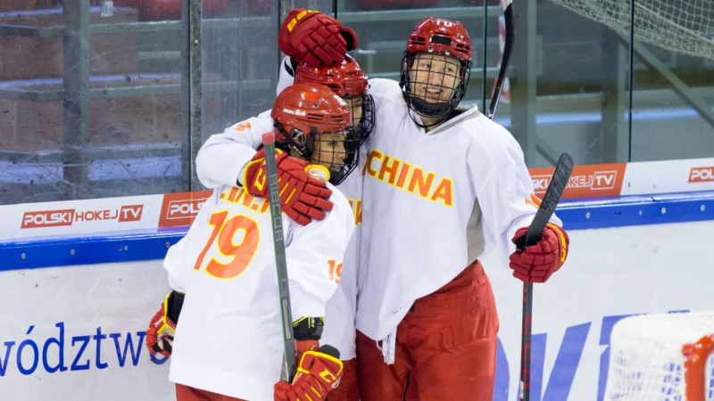 Ķīnas hokejistes triumfē PČ 1B divīzijā, Slovēnija pievienosies Latvijas izlasei