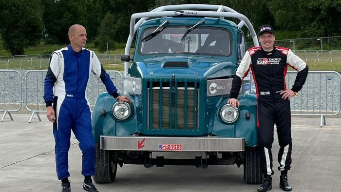 WRC komandu bosu cīņā ar "Gaz" rallija mašīnām uzvar Latvala
