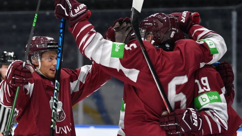 Latvijas U20 hokejisti pasaules čempionātu atklās ar cīņu pret somiem