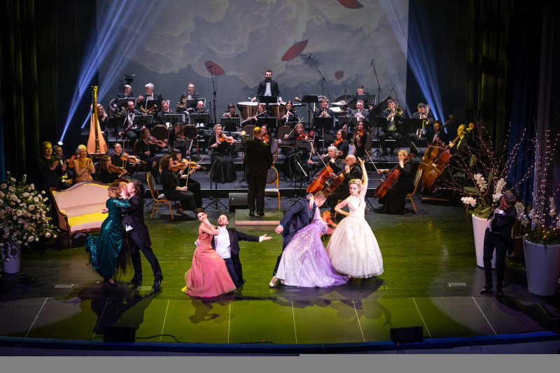 Cēsīs izskanēs Operetes teātra teatralizētā koncertprogramma «Musique d'amour»