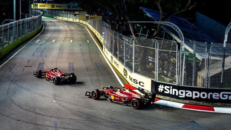 "Ferrari" pilotiem ātrākie rezultāti Singapūras GP otrajā treniņā