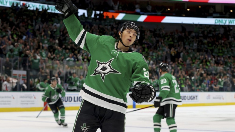 ''Stars'' uzbrucējs Robertsons atzīts par NHL nedēļas spožāko zvaigzni