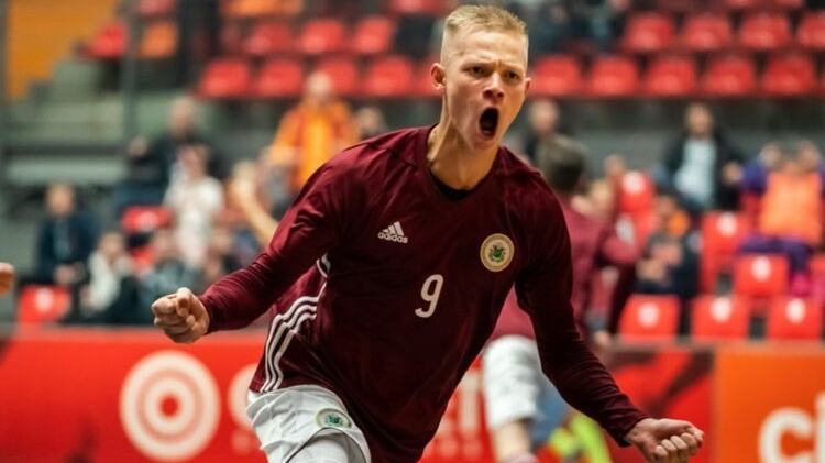 Latvijas telpu futbola izlase pārbaudes turnīrā spēlē neizšķirti pret Grenlandi