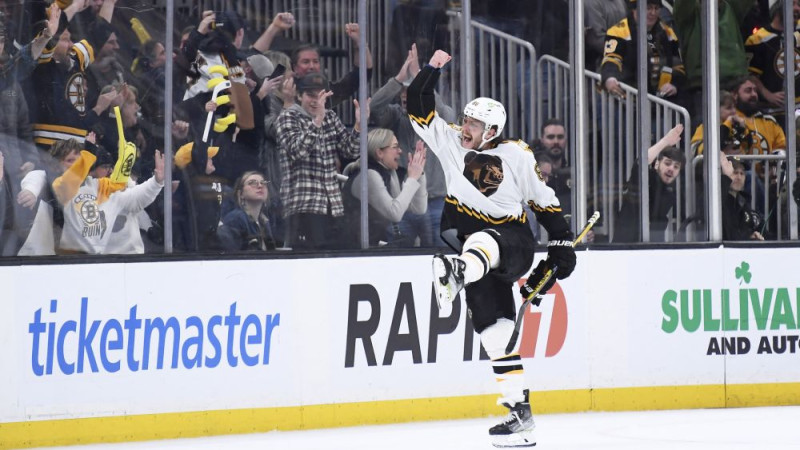 Čehi nokārto "Bruins" uzvaru, Mārners rezultatīvs 15. spēlē pēc kārtas