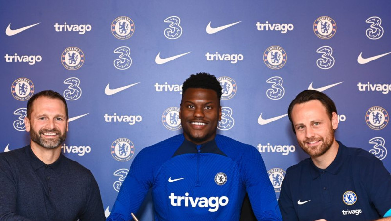 ''Chelsea'' transfērā no ''Monaco'' pastiprinās ar aizsargu Badjašilu