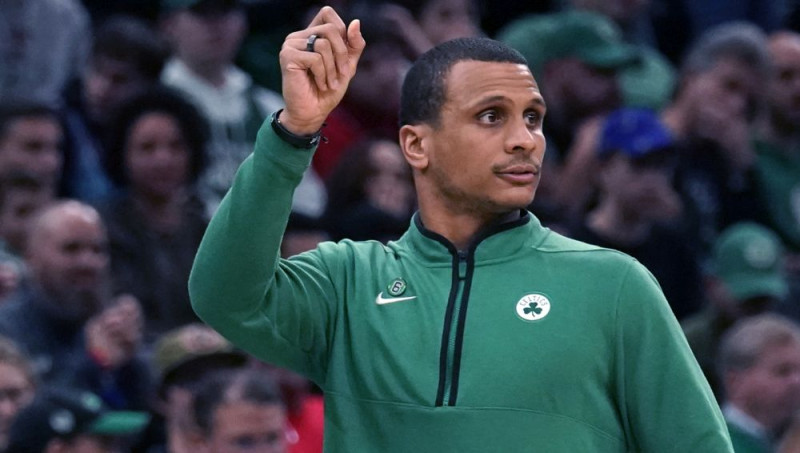 ''Celtics'' trenera vietas izpildītājs Mazullo trenēs Jaņņa komandu Zvaigžņu spēlē
