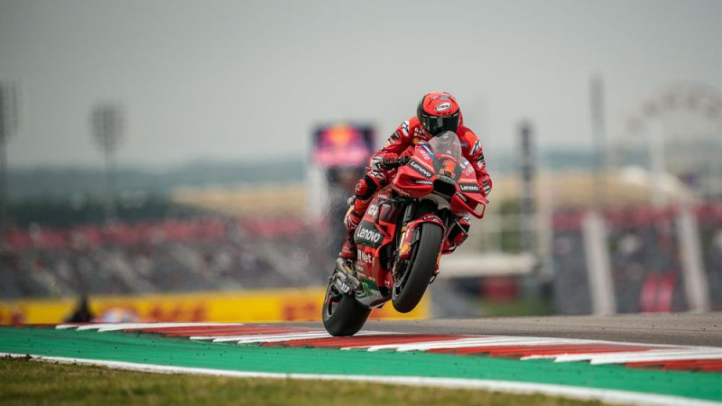 Banjaja uzvar "MotoGP" sprinta sacensībās, Kvartararo piedzīvo kritienu