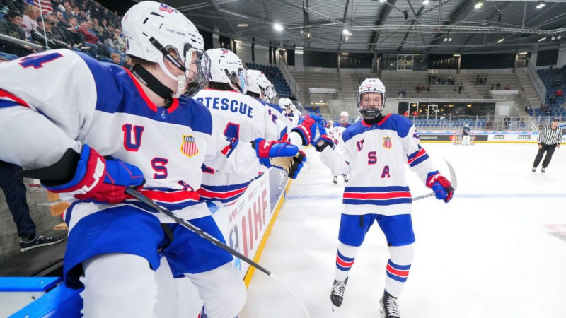 U18 PČ: Amerikāņi sadragā arī Somiju, Zviedrijas hokejisti triumfē A grupā