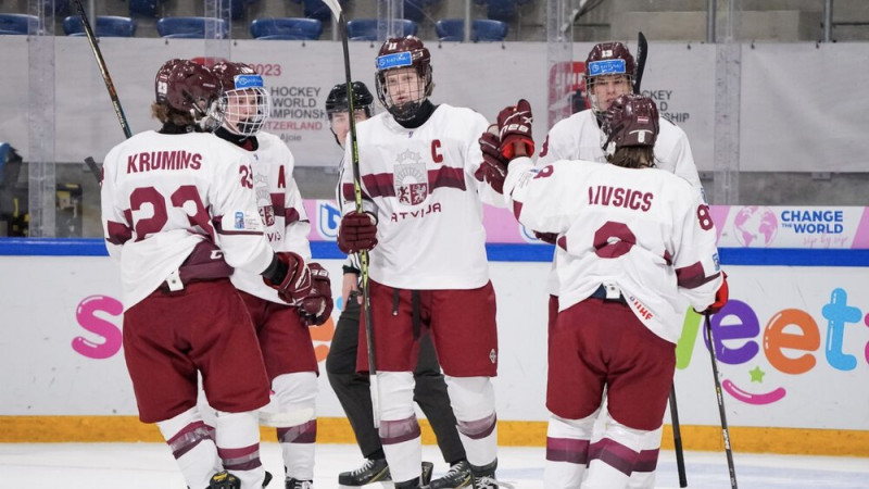 U18 hokejistiem izšķirošais duelis par vietu ceturtdaļfinālā