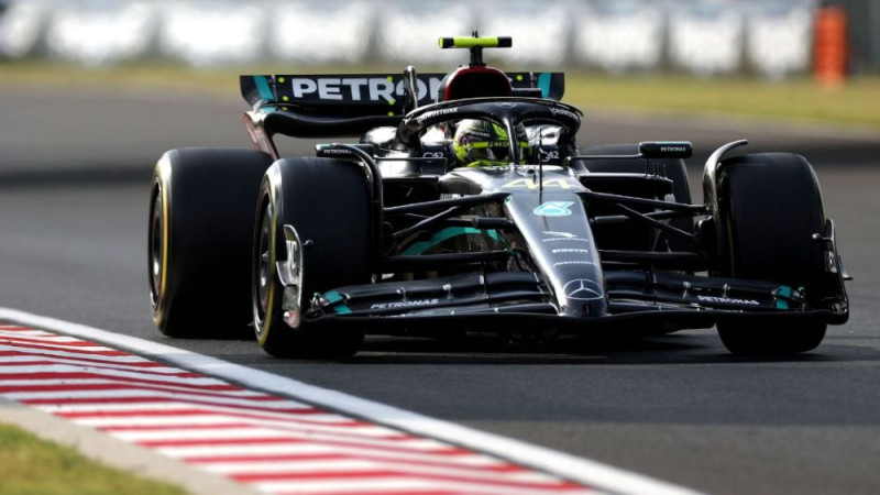 Ungārijas GP trešajā treniņā Hamiltons pārspēj Verstapenu