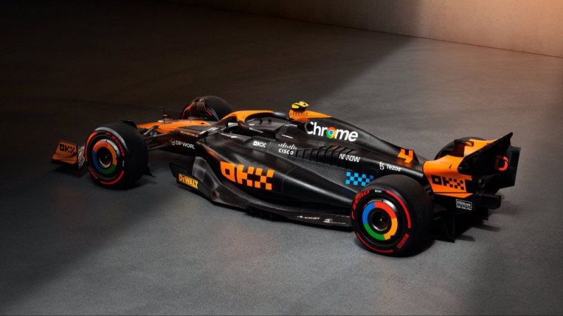 "McLaren" jau trešo reizi šosezon maina F1 mašīnu krāsojumu
