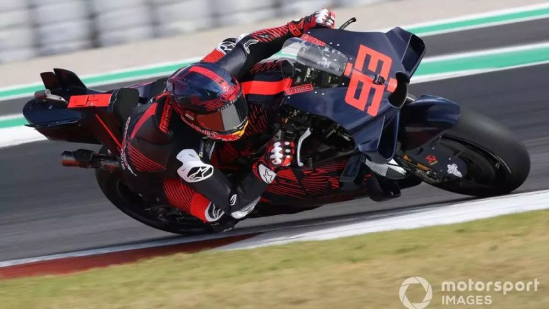 Valensijas ''MotoGP'' testos ātrākais Vinjaless, Markesam debijā 4.vieta