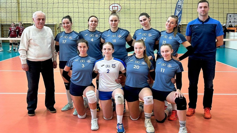 Latvijas čempionātā sievietēm divas uzvaras "SUFA klubam"/DU, pa vienai "Jelgavai" un RVS/LU