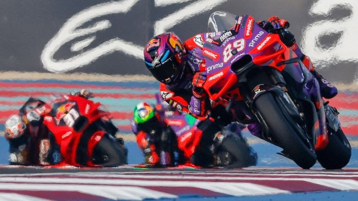 "MotoGP" sezonas ievadā uzvaru sprintā izcīna vicečempions Martins