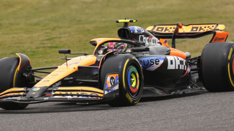 Ar latvieša vārdu uz ķiveres Noriss cīnīsies par uzvaru Japānas "Formula 1" trasē