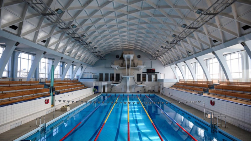 Par 1,2 miljoniem plāno atjaunot Daugavas sporta nama peldbaseinu un priekšlaukumu