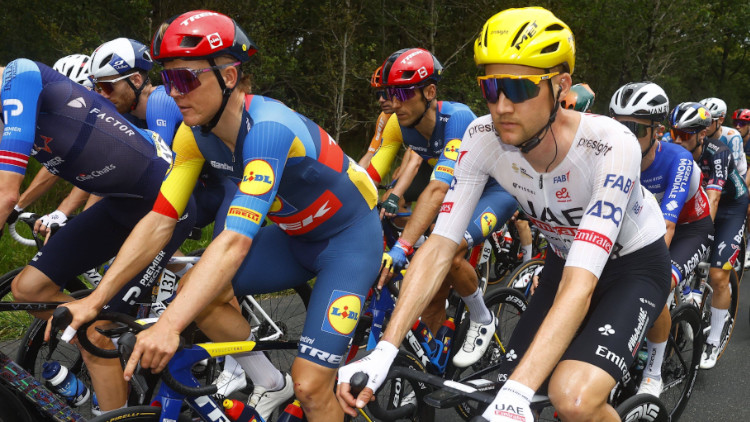 Skujiņš un Neilands "Tour de France" desmitajā posmā finišē lielajā grupā