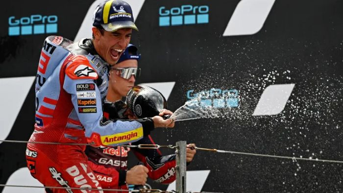 Banjaja piedzīvo kritienu, Aragonas "MotoGP" posmā triumfē Marks Markess