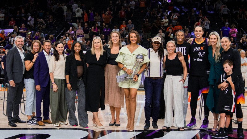 Anete Jēkabsone-Žogota piedalās WNBA titula desmitgades svinībās