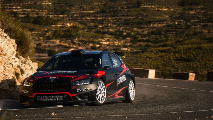 "Hyundai" WRC komanda atsakās no dubultuzvaras Spānijas rallijā, uzvar igaunis Virvess