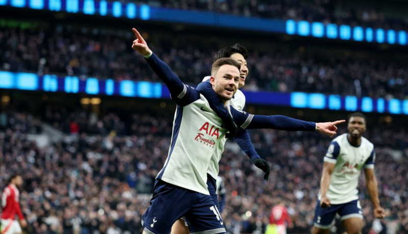 Premjerlīgas nesekmīgo komandu duelī "Tottenham" pārspēj "Manchester United"