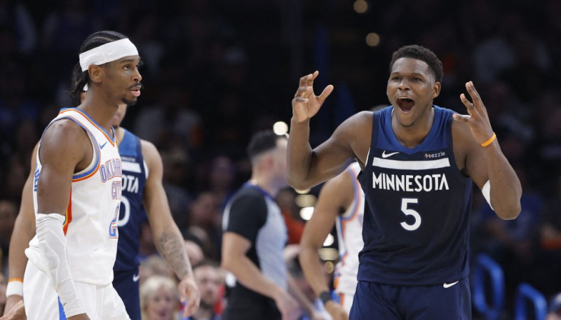 "Timberwolves" atspēlējas no -25 pret "Thunder", Jokičam karjeras rekords piespēlēs