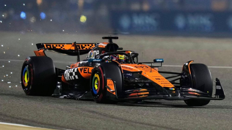 "McLaren" piloti ātrākie otrajā F1 treniņā Bahreinā