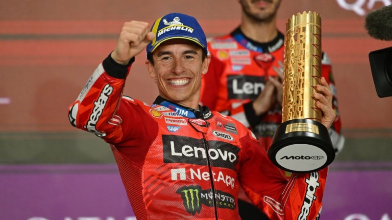 Spraigā cīņā Marks Markess izcīna uzvaru Kataras "MotoGP" posmā