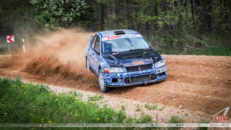 Ķikustu ekipāža Visaginas rallijā uzvar AWD klasē