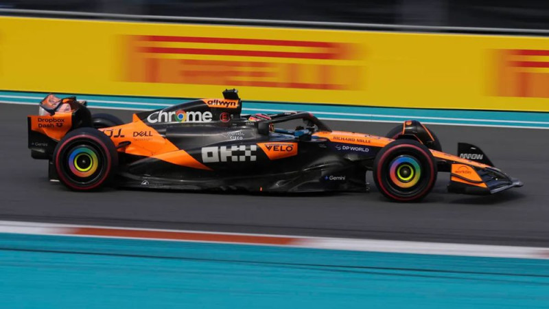 "McLaren" izcīna dubultuzvaru, Piastri finišē priekšā Norisam