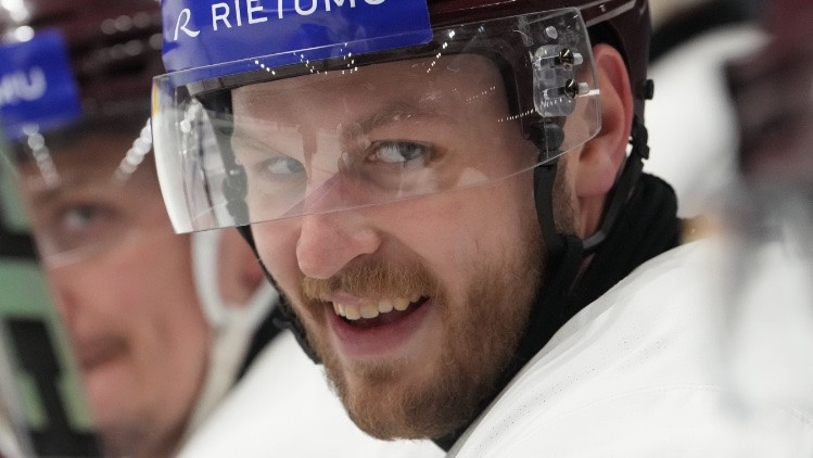 Batņa atgriežas Somijā un paraksta līgumu uz diviem ar pusi gadiem