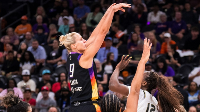 Kitija Laksa iemet vairāk nekā pirmajās trīs WNBA spēlēs kopā