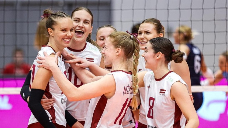 Levinskai 23 punkti, Latvijas volejbolistes pārliecinoši tiek galā ar Izraēlu
