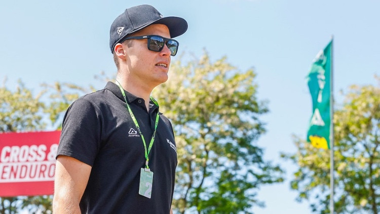 Jonasam kritiens un izstāšanās pirms došanās uz Latvijas "Grand Prix"