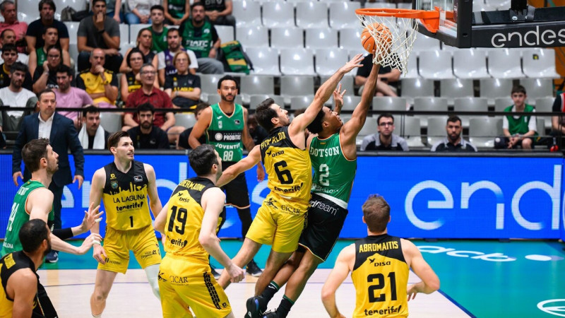 Gražulis sākumsastāvā, "Joventut" bezierunu sakāve pret Tenerifi un izstāšanās