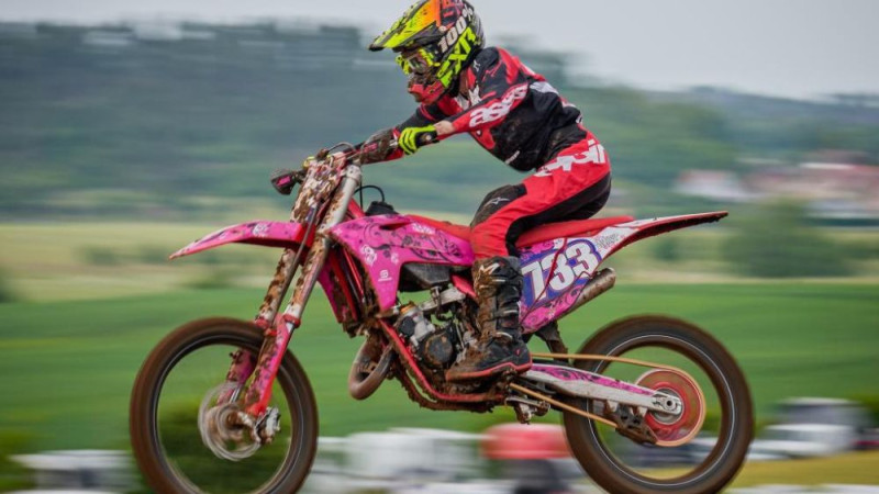 Patrīcija Bērziņa turpina cīņu par Eiropas motokrosa čempionāta pjedestālu