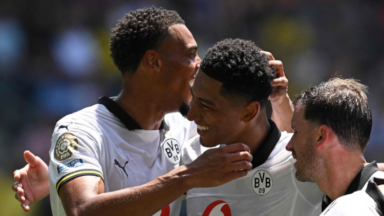 Belingems jaunākais Pasaules kausā gūst pirmos vārtus Dortmundes "Borussia" rindās