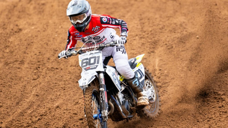 Latvijas motokrosa čempionātā Alojā MX1 klasē uzvaru izcīna Pumpurs