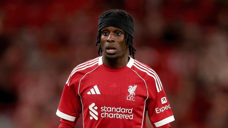 Čempione "Liverpool" jau pēc pirmās spēles paliek bez par 40 miljoniem nopirkta aizsarga