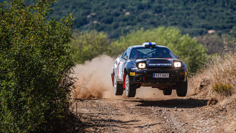 Latvala ar graujošu desmit minūšu pārsvaru uzvar Akropoles vēsturiskajā rallijā