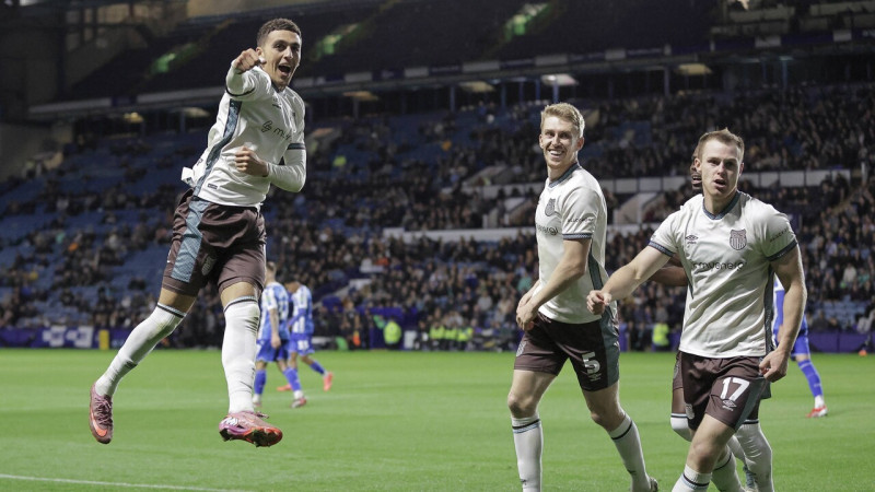 Mančestru izsitusī Grimsbija tiek Līgas kausa 1/8 finālā, Velsas gulbjiem žilbinoša galotne